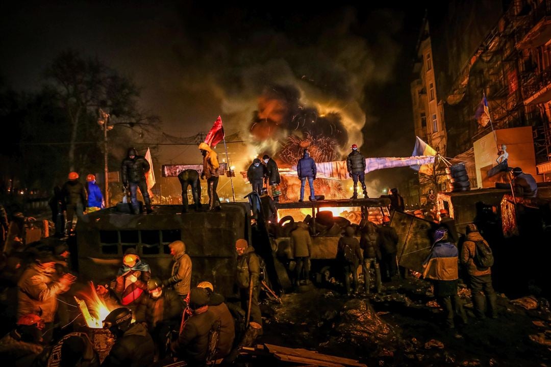 Winter on Fire: Ukraine's Fight for Freedom : Photo