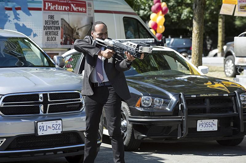 Flash (2014) : Photo Jesse L. Martin