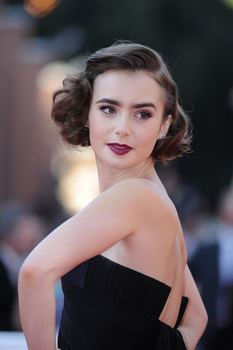 Photo promotionnelle Lily Collins