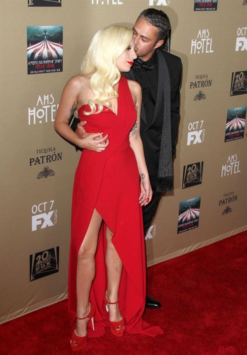 Photo promotionnelle Taylor Kinney, Lady Gaga