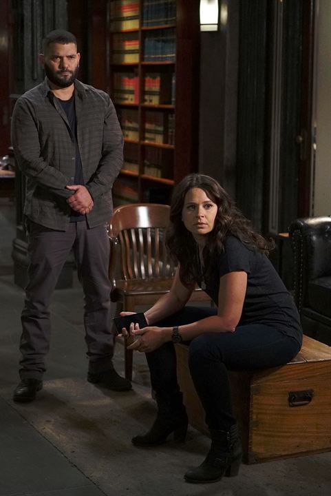 Scandal : Photo Guillermo Díaz, Katie Lowes