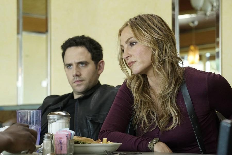 Shades of Blue : une flic entre deux feux : Photo Drea de Matteo, Santino Fontana