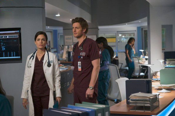 Chicago Med : Photo Torrey DeVitto, Nick Gehlfuss