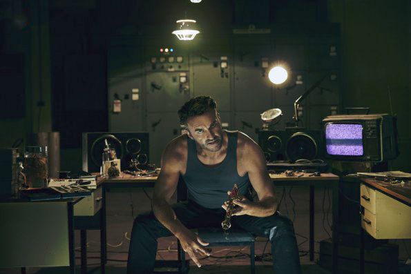 Photo Julian McMahon