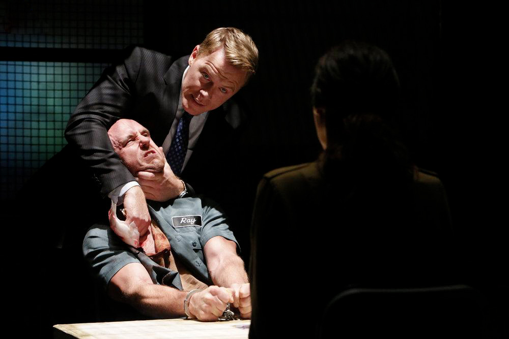 Blacklist : Photo Diego Klattenhoff, Adam McNulty