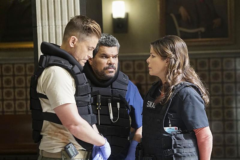 Code Black : Photo Luis Guzmán, Rob Lowe, Marcia Gay Harden