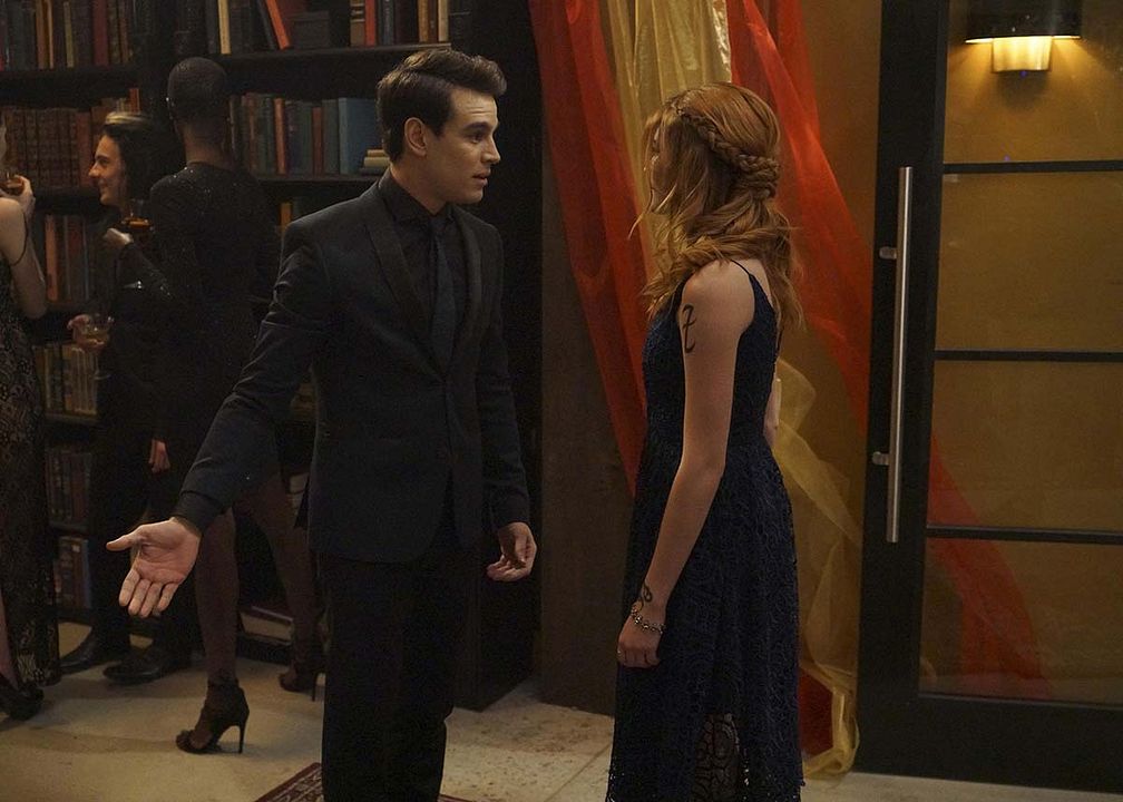 Shadowhunters : Photo Alberto Rosende, Katherine McNamara