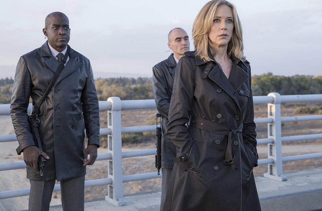 Colony : Photo Ally Walker
