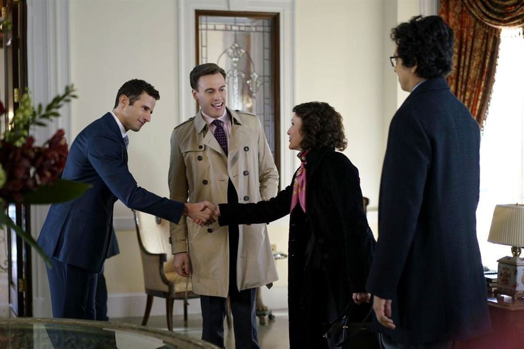 Madam Secretary : Photo Bebe Neuwirth, Erich Bergen