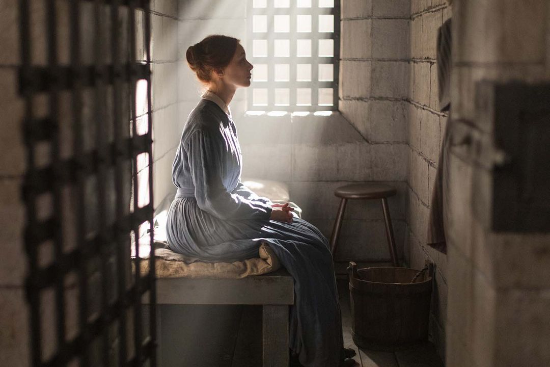 Captive : Photo Sarah Gadon