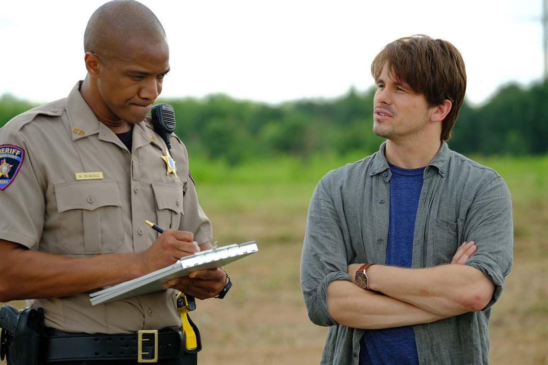 Kevin (Probably) Saves the World : Photo J. August Richards, Jason Ritter