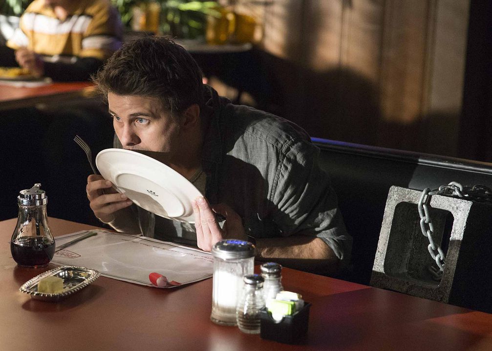 Kevin (Probably) Saves the World : Photo Jason Ritter