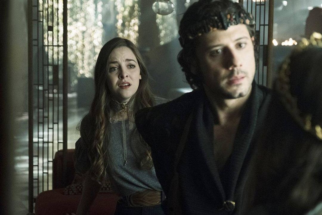 The Magicians : Photo Brittany Curran, Hale Appleman