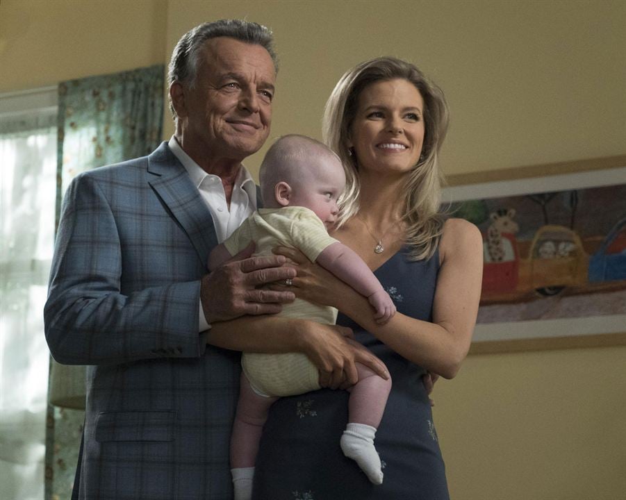 Bienvenue chez les Huang : Photo Chelsey Crisp, Ray Wise