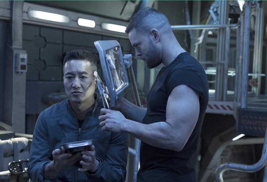 The Expanse : Photo Wes Chatham, Terry Chen