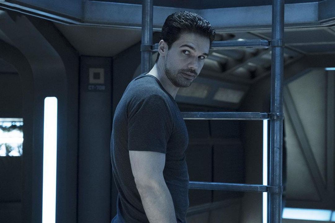 The Expanse : Photo Steven Strait