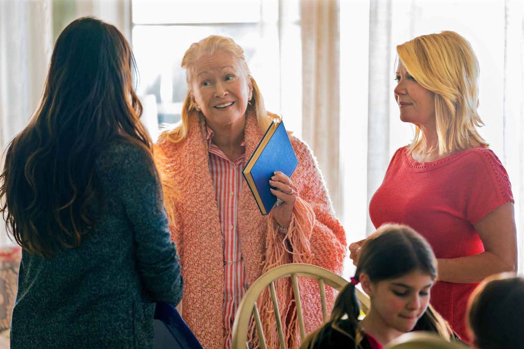 Chesapeake Shores : Photo Barbara Niven, Diane Ladd