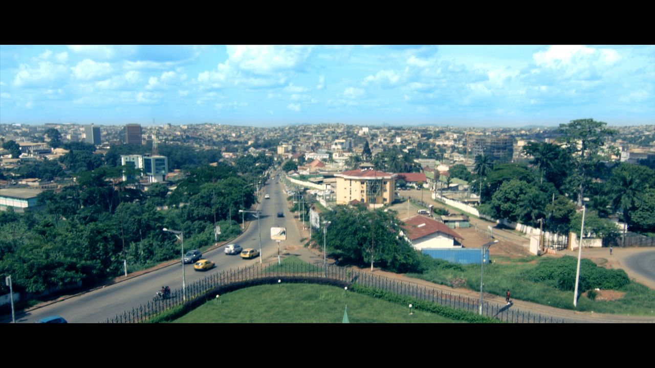 Coup de Foudre à Yaoundé : Photo