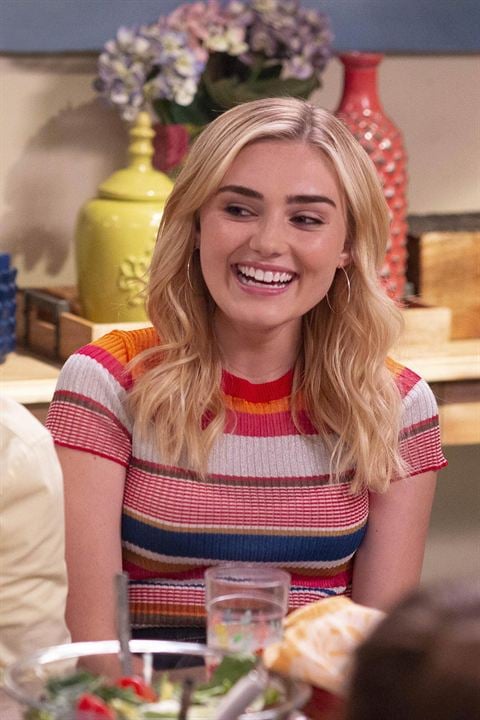 American Housewife (2016) : Photo Meg Donnelly