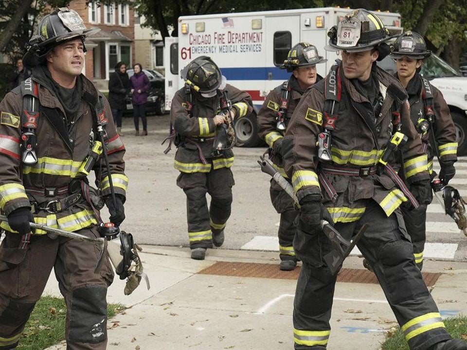 Chicago Fire : Photo Taylor Kinney, Christian Stolte, Jesse Spencer, Miranda Rae Mayo