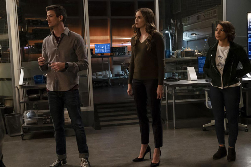 Flash (2014) : Photo Grant Gustin, Danielle Panabaker, Jessica Parker Kennedy