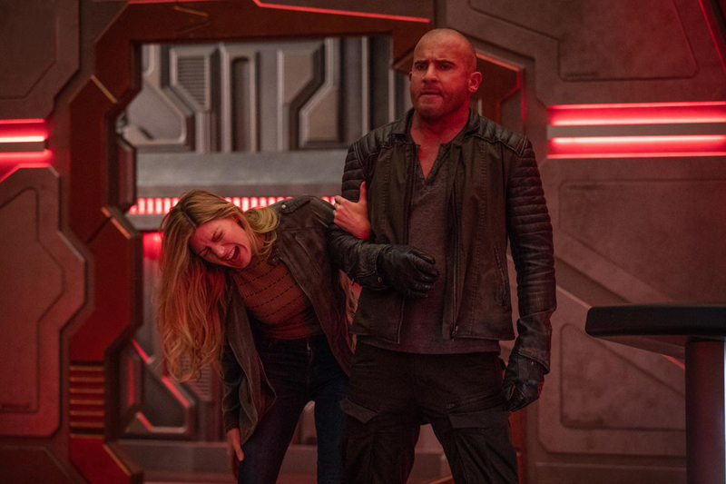 DC's Legends of Tomorrow : Photo Jes Macallan, Dominic Purcell