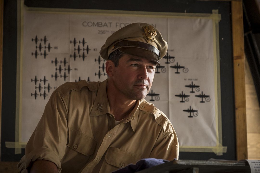 Catch-22 : Photo Kyle Chandler