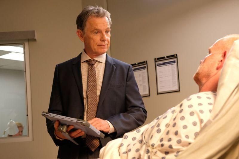 The Resident : Photo Bruce Greenwood