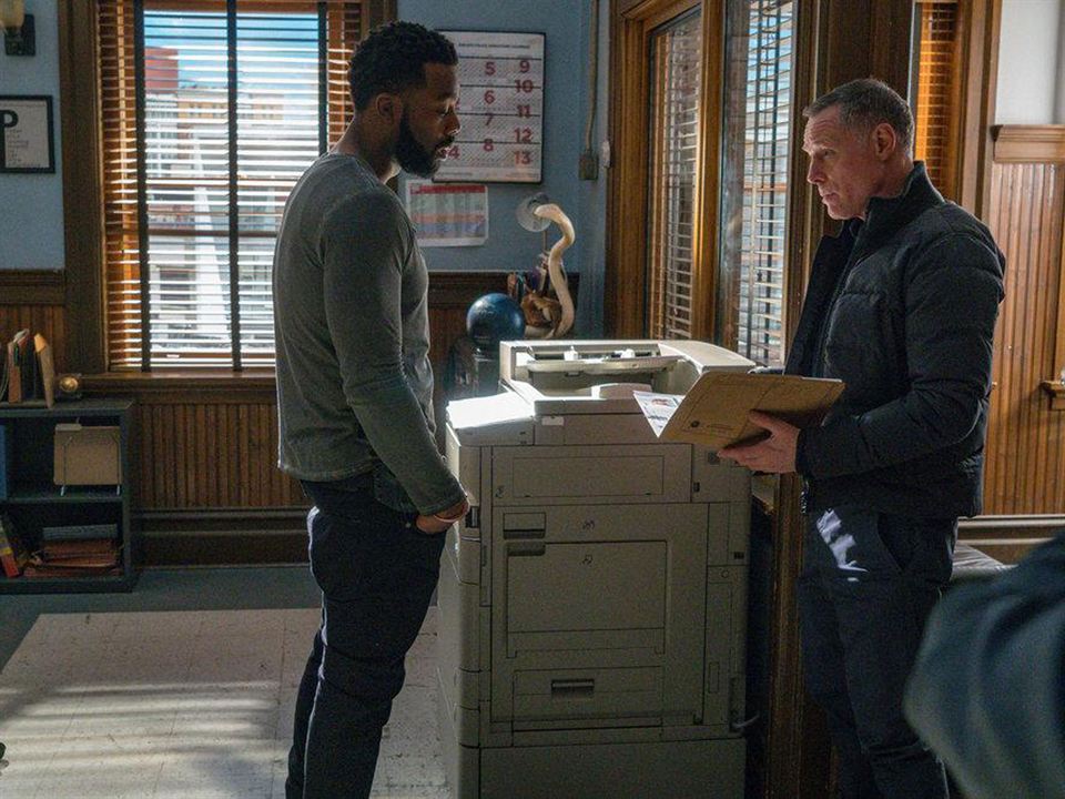 Chicago Police Department : Photo Jason Beghe, LaRoyce Hawkins