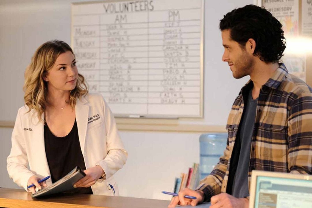 The Resident : Photo Emily VanCamp, Miles Gaston Villanueva