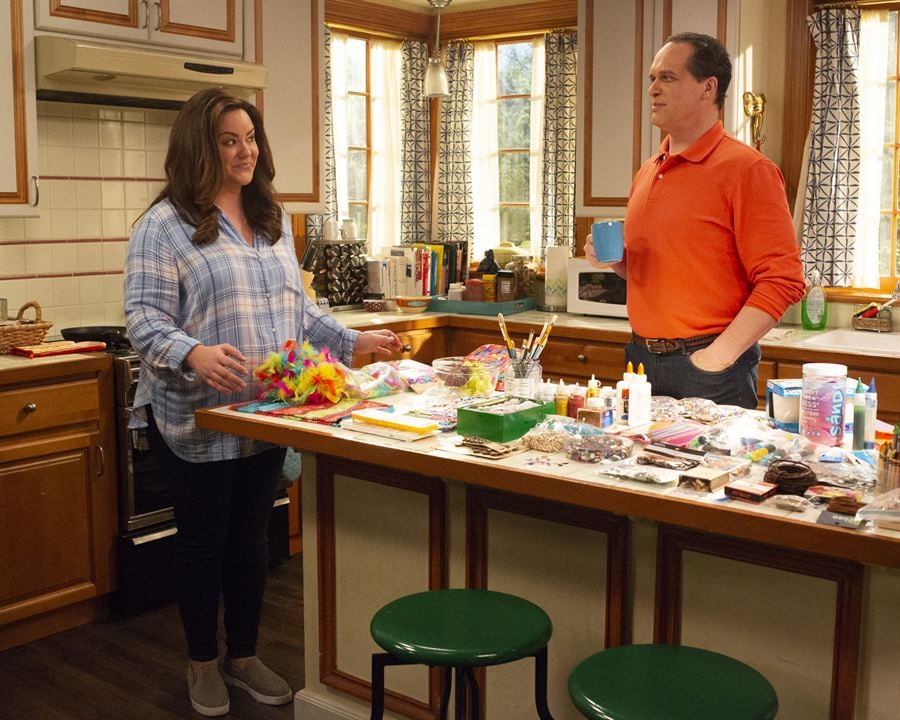 American Housewife (2016) : Photo Diedrich Bader, Katy Mixon