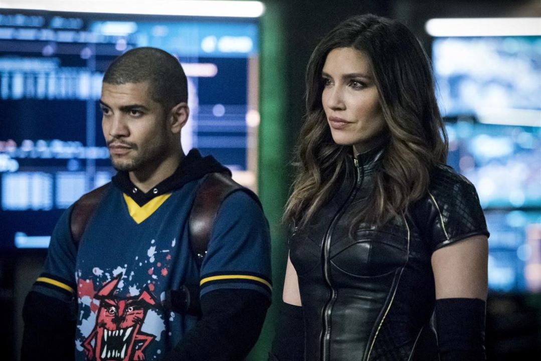 Arrow : Photo Juliana Harkavy, Rick Gonzalez