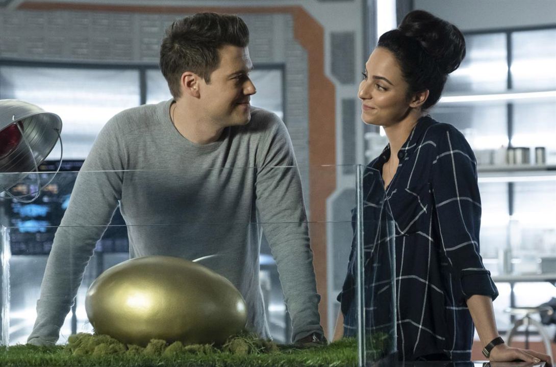 DC's Legends of Tomorrow : Photo Nick Zano, Tala Ashe