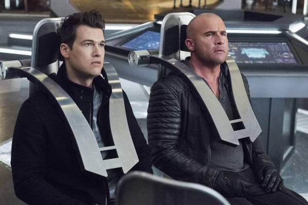 DC's Legends of Tomorrow : Photo Nick Zano, Dominic Purcell