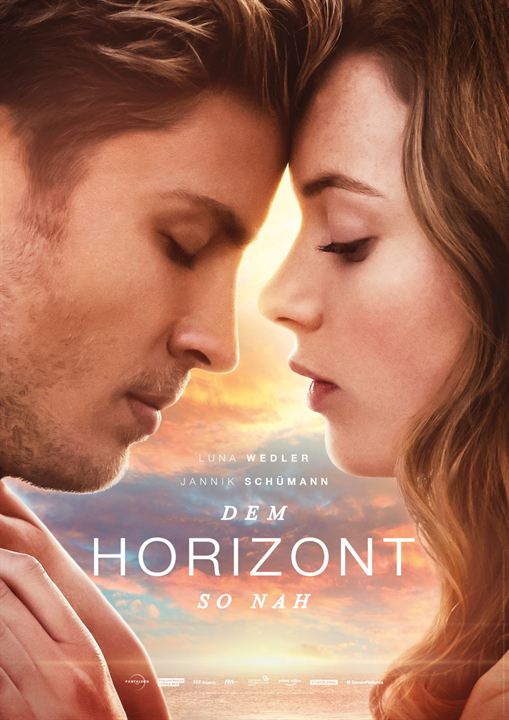 Close to the horizon : Affiche