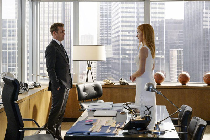 Suits : avocats sur mesure : Photo Gabriel Macht, Sarah Rafferty