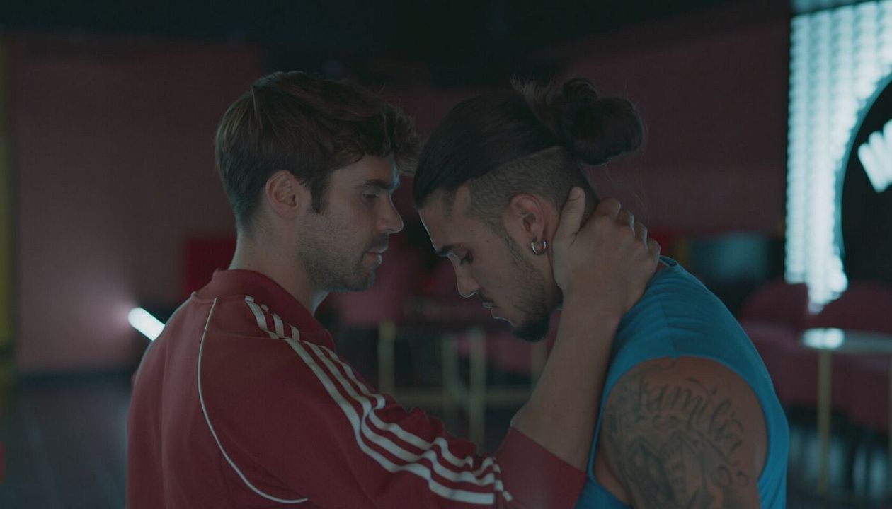 Toy Boy : Photo José de la Torre, Carlo Costanzia Flores