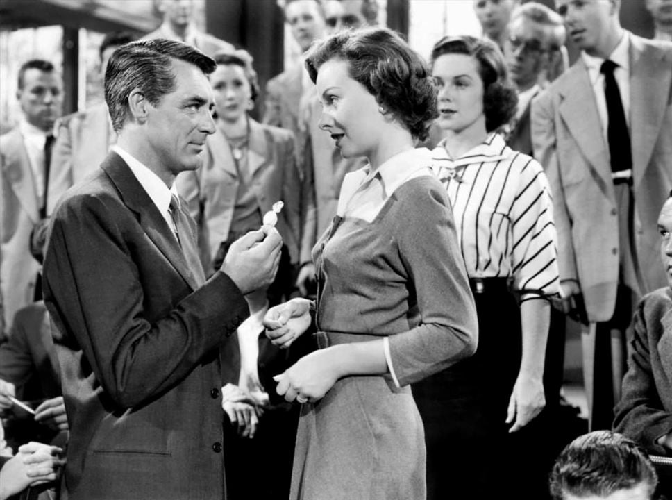 On murmure dans la ville : Photo Cary Grant, Jeanne Crain