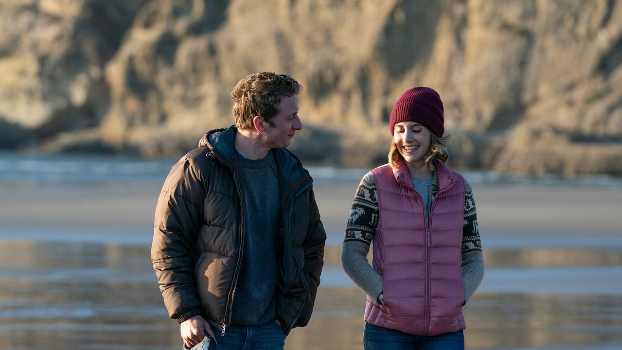 The Rental : Photo Jeremy Allen White, Alison Brie