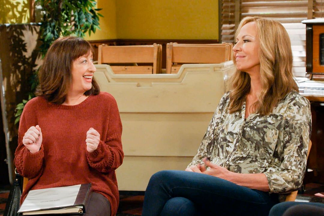 Mom : Photo Allison Janney, Beth Hall