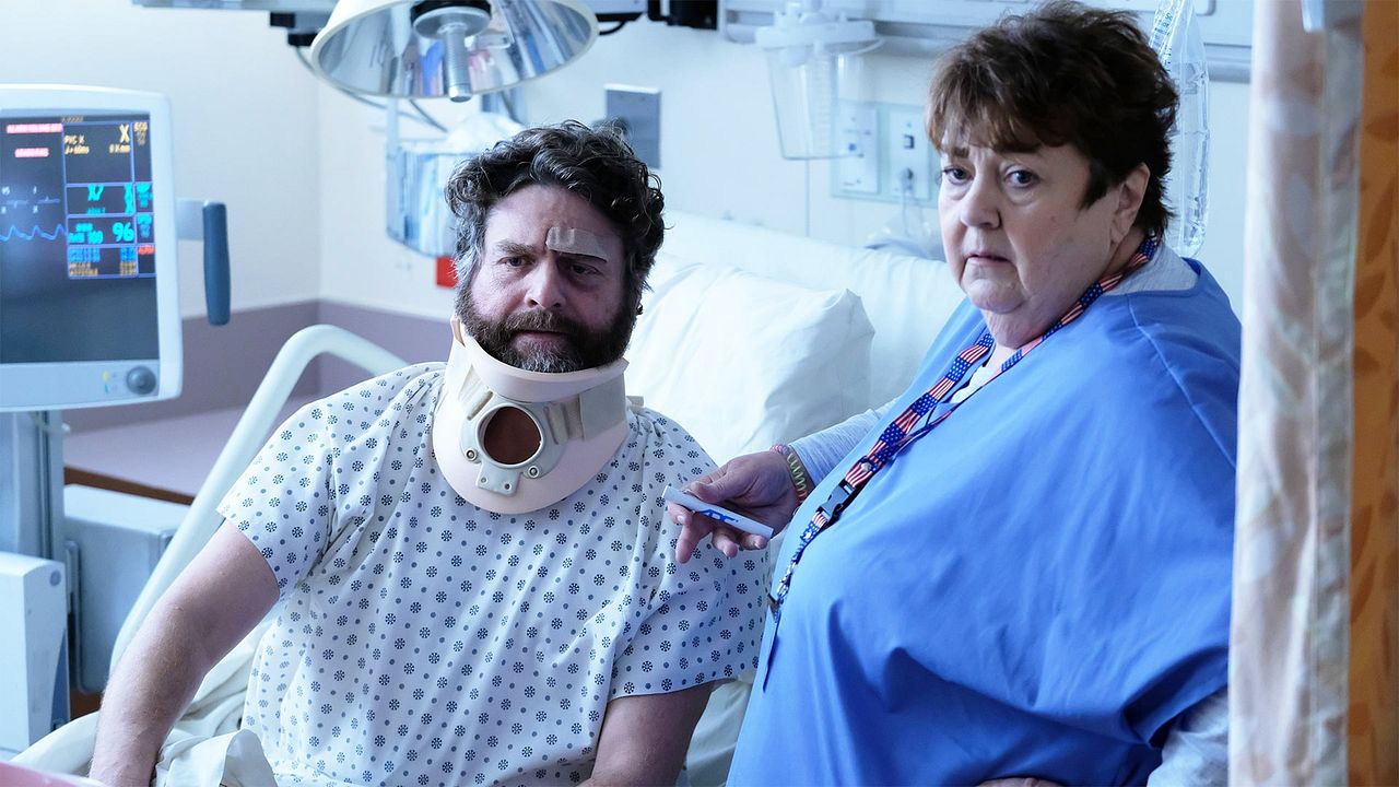 Poster Baskets saison 4 Affiche 7 sur 64 AlloCiné