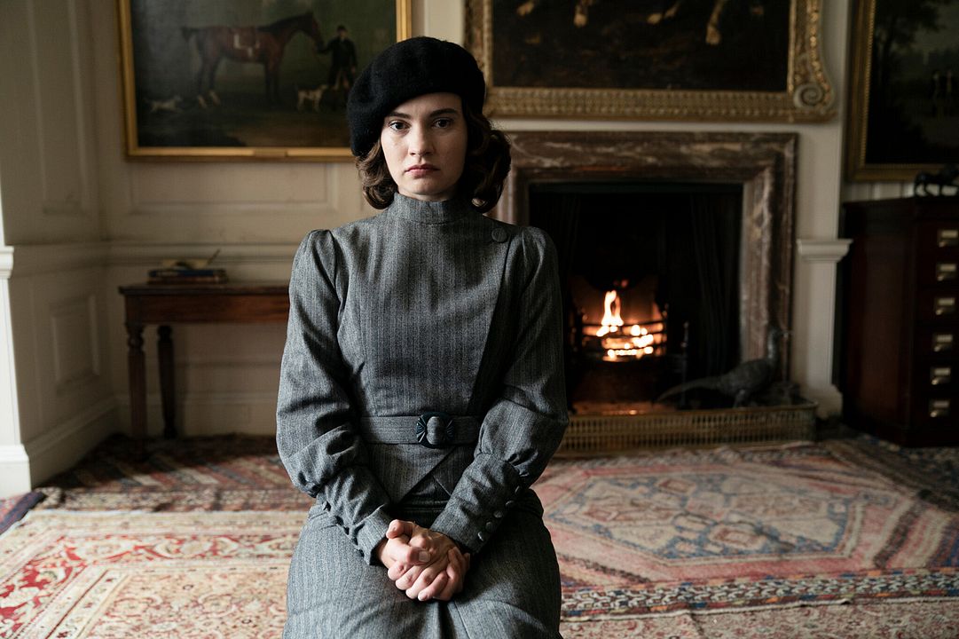 Photo Lily James