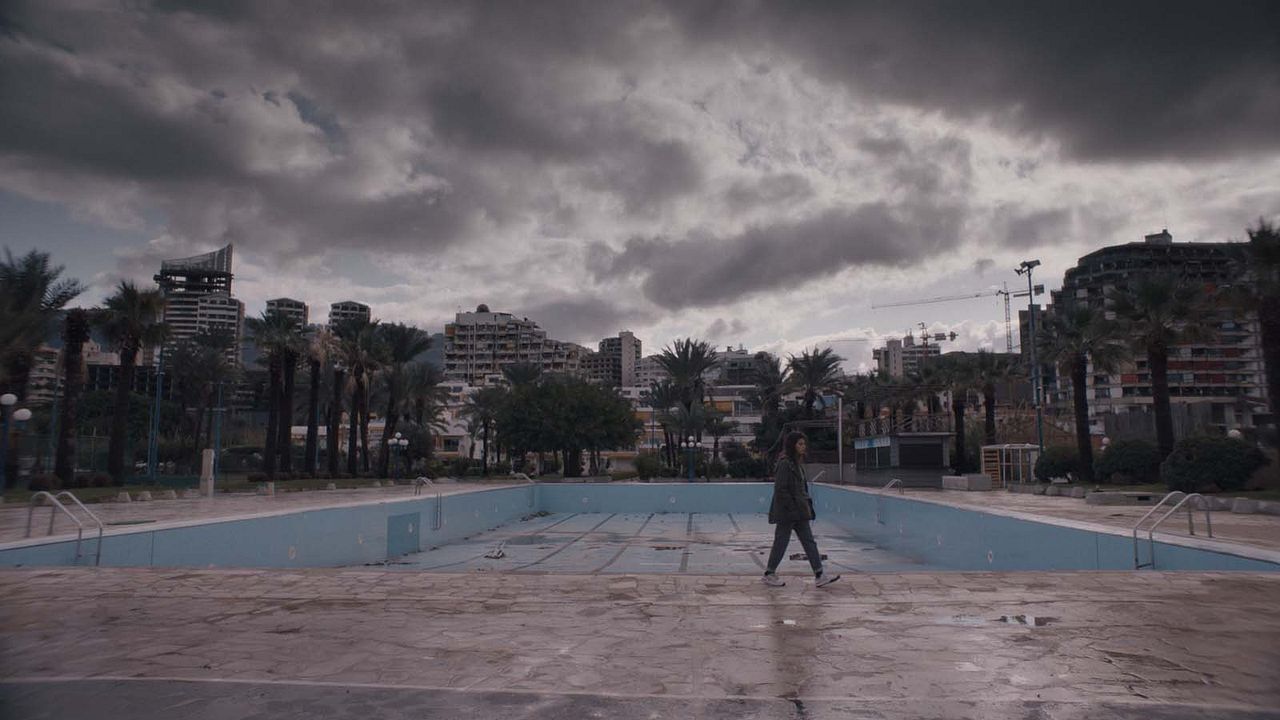 Face à la mer : Photo Manal Issa