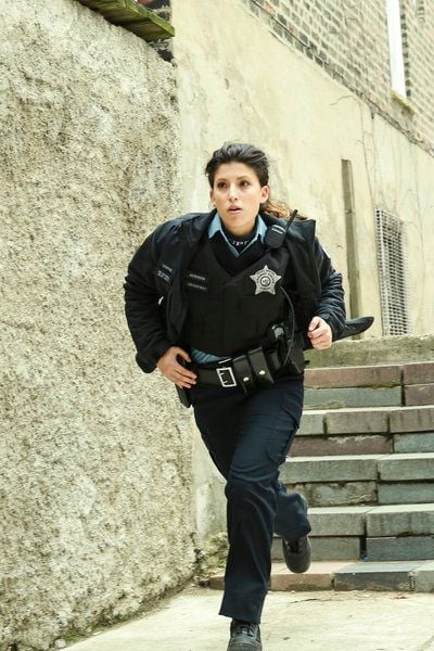 Chicago Fire : Photo Tania Raymonde