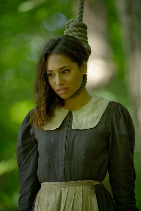 Being Human (US) : Photo Meaghan Rath