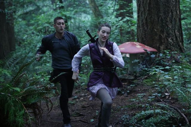 Once Upon A Time In Wonderland : Photo Sophie Lowe, Michael Socha