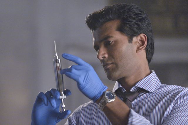 Beauty and The Beast (2012) : Photo Sendhil Ramamurthy