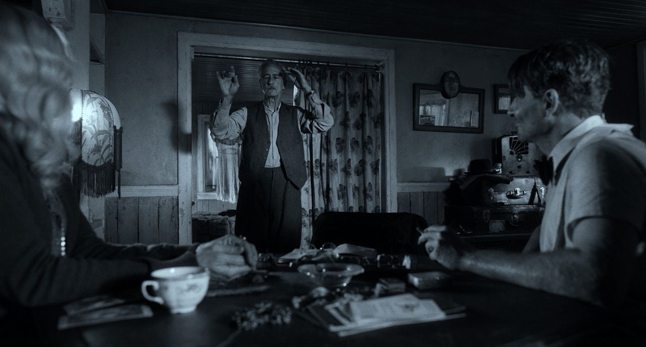 Nightmare Alley - Version noir et blanc : Photo David Strathairn, Bradley Cooper