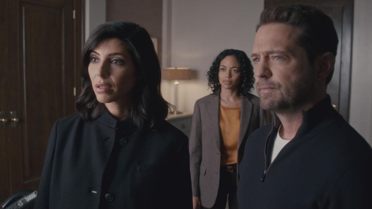 Private Eyes : Affiche