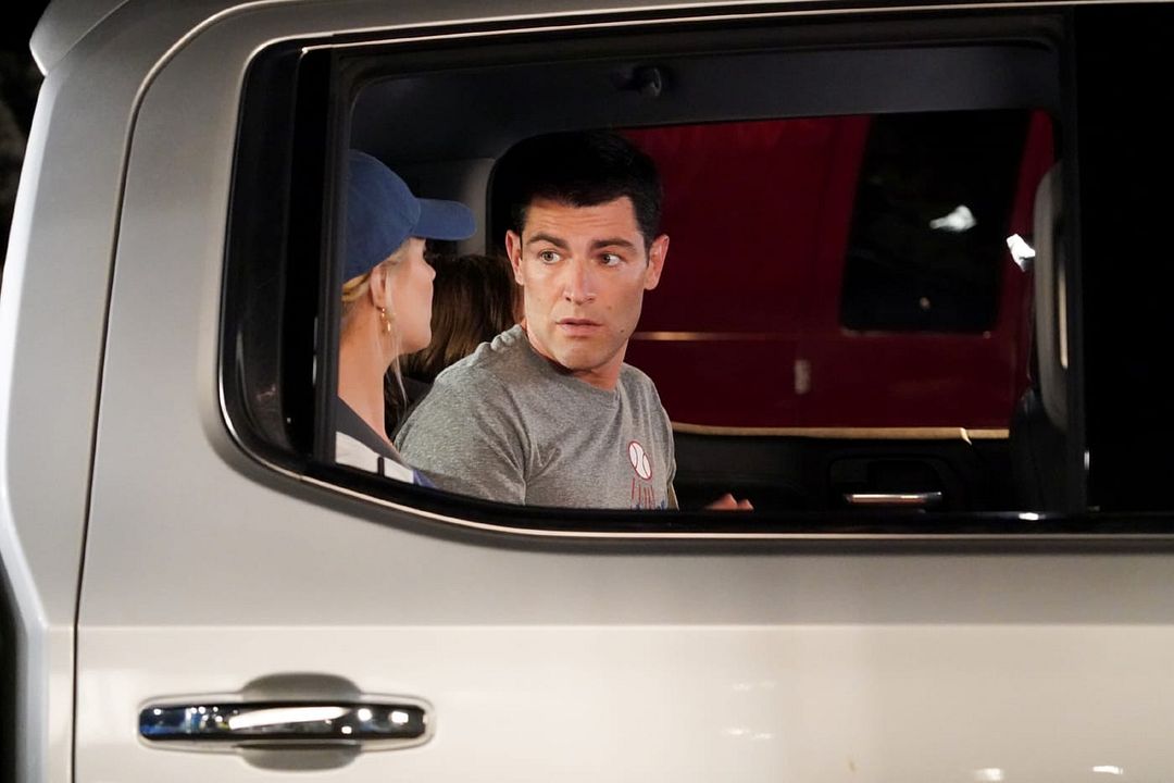 Voisins mais pas trop : Photo Max Greenfield